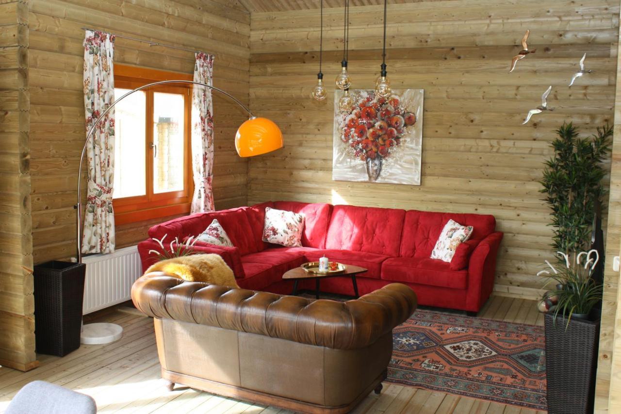 Emilia - Gemuetliches Kinderfreundliches Blockhaus Mit Umzaeuntem Garten