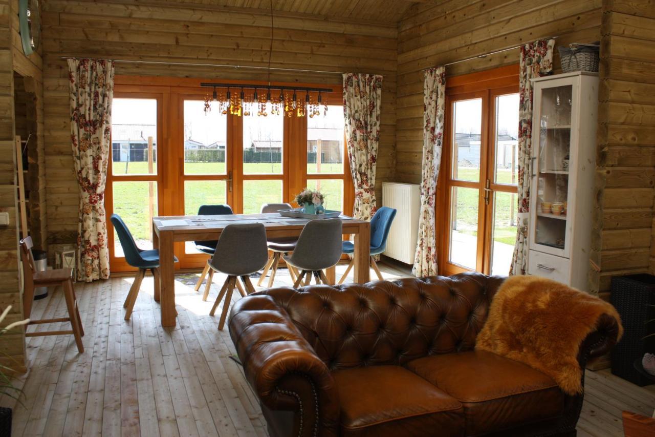 Emilia - Gemuetliches Kinderfreundliches Blockhaus Mit Umzaeuntem Garten Holiday home Sint Annaland