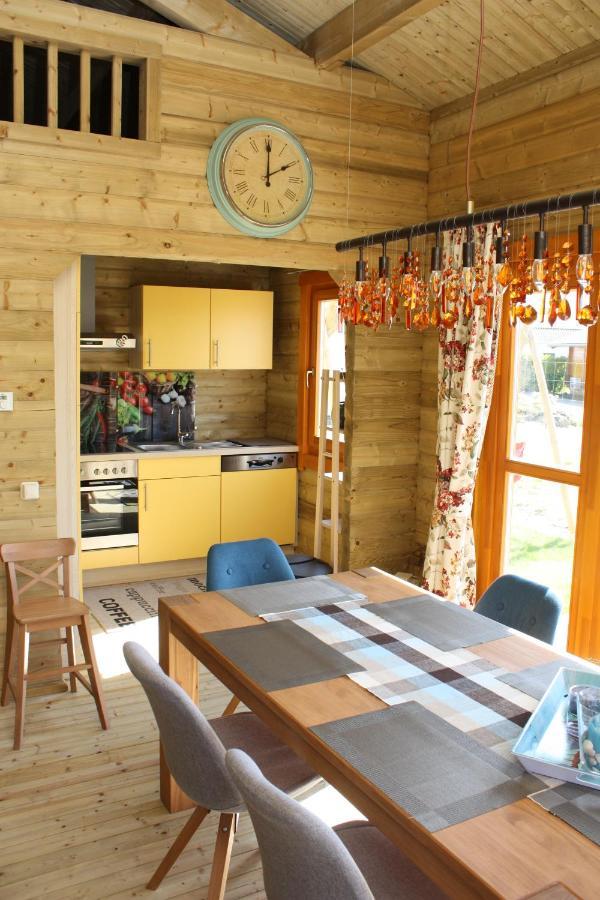 Holiday home Emilia - Gemuetliches Kinderfreundliches Blockhaus Mit Umzaeuntem Garten Sint Annaland